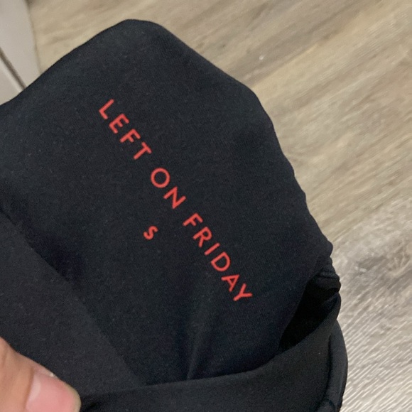 LEFT ON FRIDAY size S TOP SHELF SQUARE FRONT, MEDIUM COVERAGE, D-G CUP Swim Top - Picture 4 of 6